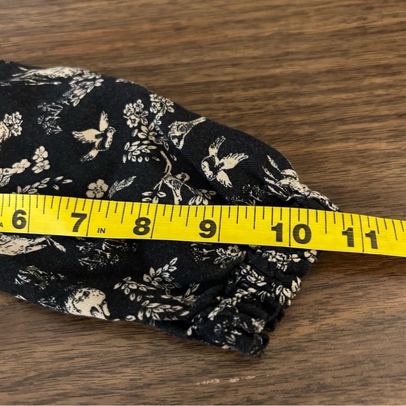 ❤️ H&M Floral Black and Cream girl Dress 5T - Picture 8 of 9